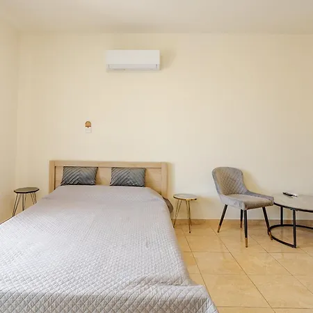 Apartment Danaos Seaside 104 With Pool In Tourist Area *