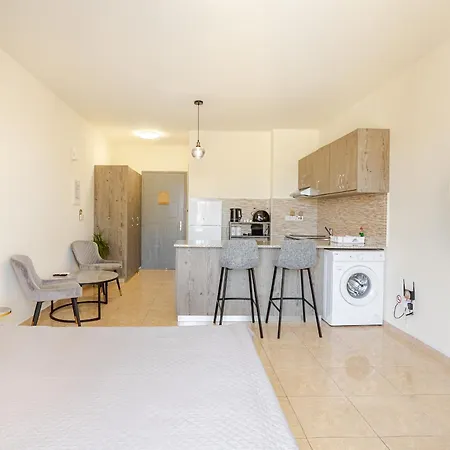 Danaos Seaside 104 With Pool In Tourist Area *