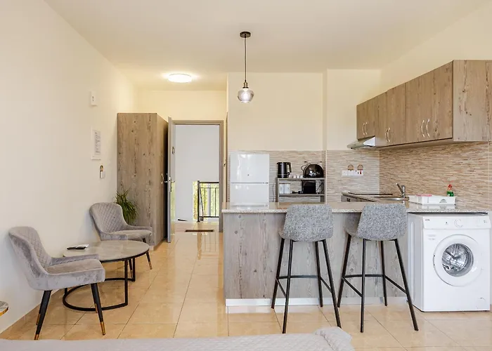 Danaos Seaside 104 With Pool In Tourist Area Paphos