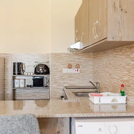 Danaos Seaside 104 With Pool In Tourist Area بافوس